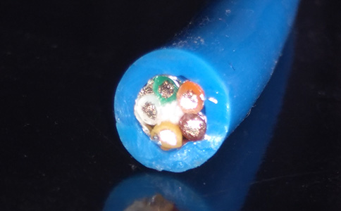 如何選擇高柔性拖鏈電纜型號規(guī)格？